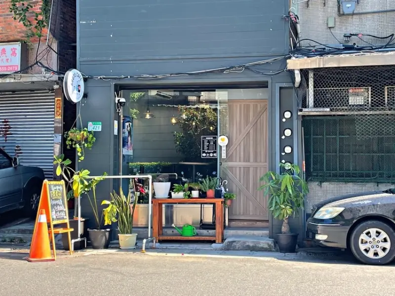 大橋頭站｜從中港大排到大稻埕碼頭河畔的自家烘焙咖啡豆 ‧ 旅心咖啡ROUTE CAFE帶你走一趟咖啡之旅