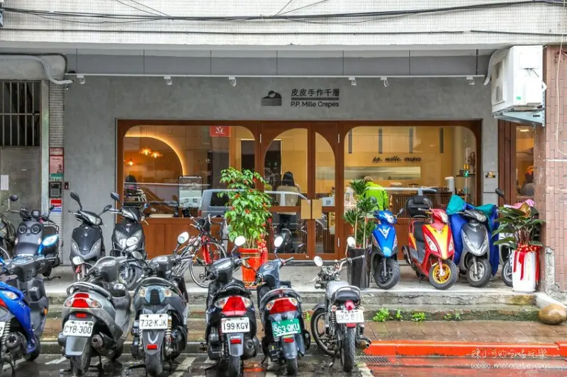 新開幕✨終於等到啦～台北超夯的排隊蛋糕新店面有內用了！連阿北都來吃下午茶，海鹽起司芋泥大推