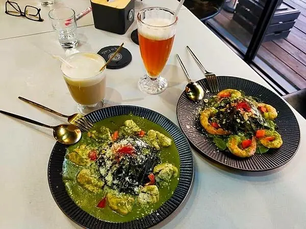 苗栗~Vu cafe•烏色咖啡~位於青年創業指揮部內的特色咖啡廳~主打黑色系餐點~