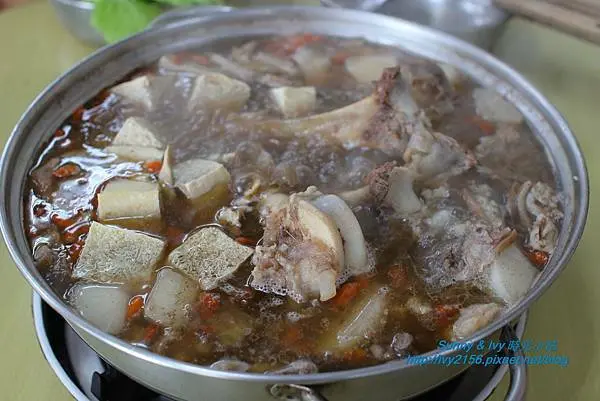 【彰化溪湖美食】溪湖老店楊家燒烤羊肉爐。來碗羊肉爐，在寒冷的冬天溫暖你的心與胃！