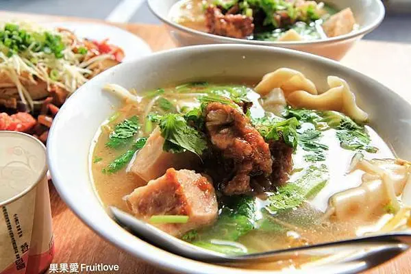 新竹美食－竹東邱記排骨酥麵  竹北店　　新竹親子寵物友善餐廳