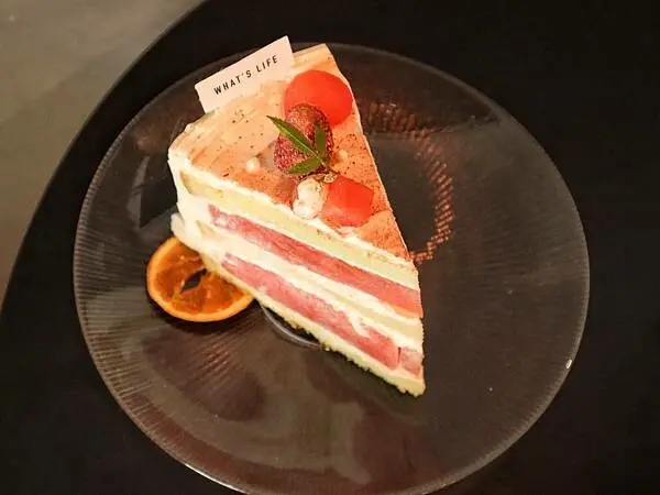 山海工作室What's LIFE｜深色調沈穩咖啡廳，甜點高水準呈現！｜台北中山