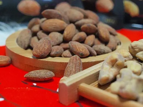 高等級堅果推薦-『檳檳皇堅果養生網』義式皇家松露腰果/義式皇家松露杏仁果:濃郁高級松露香氣