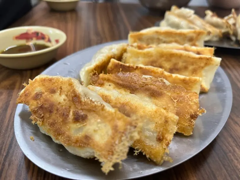台北食記｜一嘉一素食園: 信義區平價素食小吃 脆皮煎餃 好好喝的麻辣湯/泰式酸辣湯