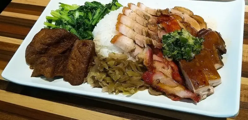 [分享]名門燒臘伊通店~華燈初上花子打工的燒臘店名場景#名門燒臘＃中山區美食＃燒臘便當＃燒臘＃便當＃港式