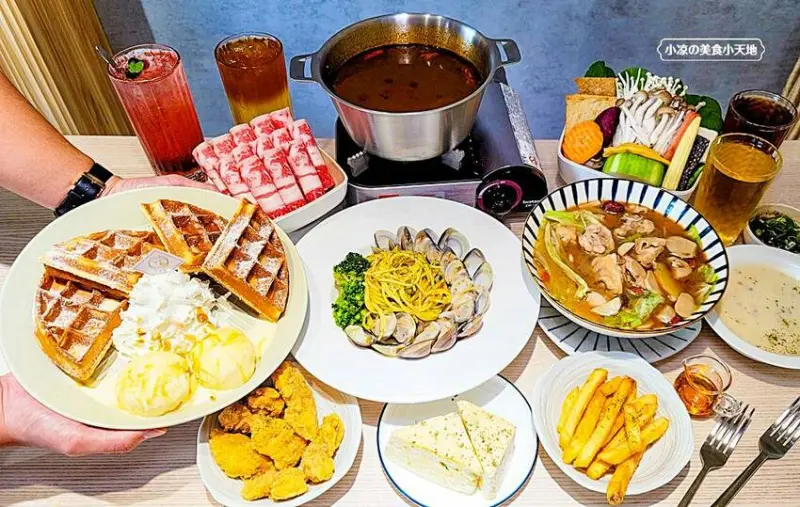 三月半咖啡║新開幕！！網美衝打卡！！絕美清新風格，複合式餐點多樣選擇，中場無休息，填飽肚子之餘，還能放空小歇的餐廳！