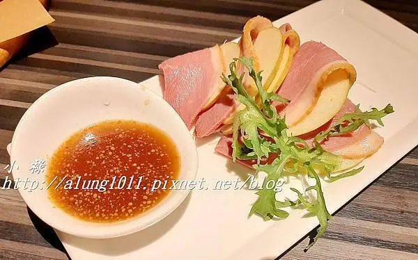 高雄三多商圈 / 洋城‧三多店慶開幕 / 三人歡樂振興餐 / 振興五倍券開落去(台) !!