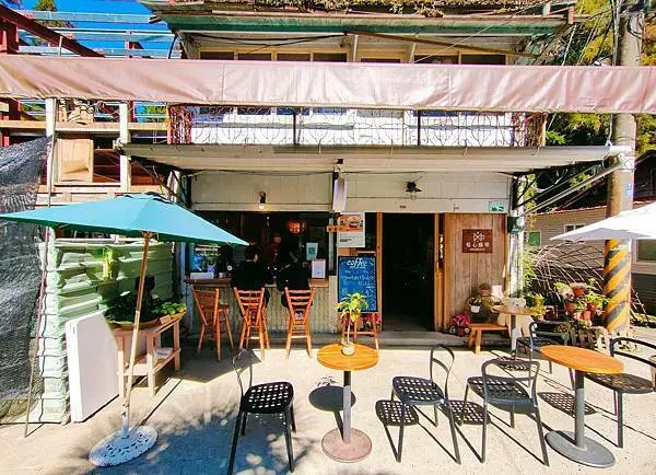 /十字鳴心咖啡。森鐵終點站的深山咖啡館。/