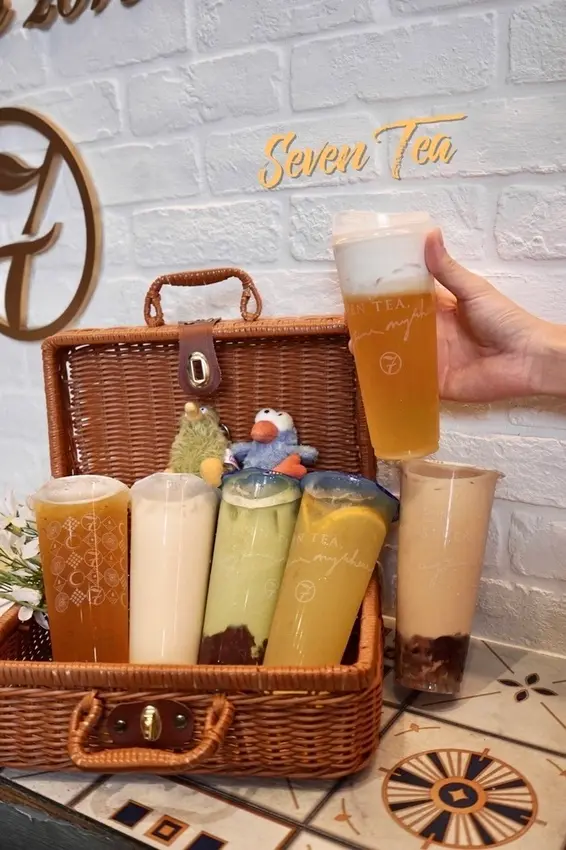 【新北美食】七盞茶 中和南華店 - 好茶配上天然手作配料，選用台灣在地新鮮水果，讓喝茶成為你的日常，新北手搖飲推薦