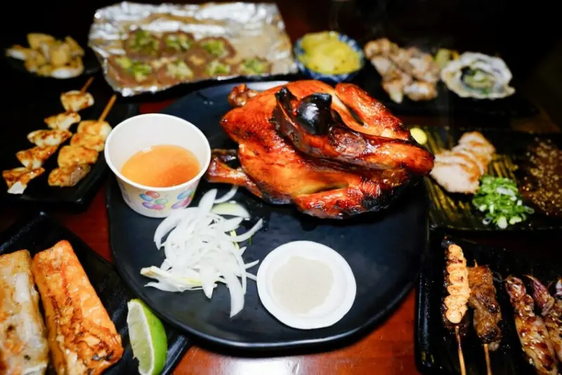 台北食記｜士林夜市美食推薦！起家莊雞老闆（士林店）當月壽星優惠消費滿$1800就送桶仔雞！ - 奇奇一起玩樂趣