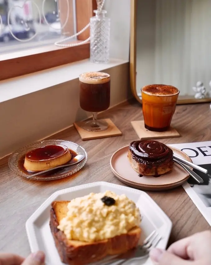 共生symbiosis-文青韓系咖啡廳，超好吃松露丹麥、肉桂捲、焦糖布丁，高雄咖啡廳推薦