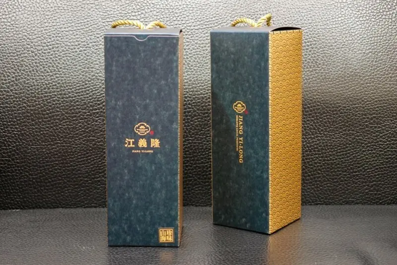 【禮盒】三奇壹號咖啡館X江義隆山珍海味禮盒，千層外皮的鳳凰酥、鳳梨酥、干貝酥，好吃不油膩，禮盒更精緻