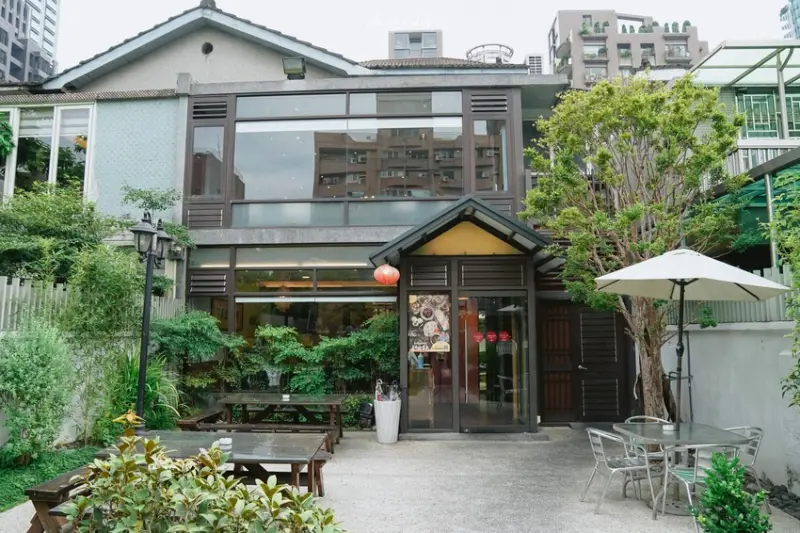 【台中西區｜美食】膳馨民間創作料理。2022年米其林餐盤推薦餐廳，創意中式料理，適合家庭聚餐