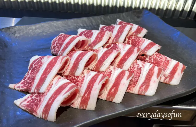 嘉義餐廳∥沐鉄燒肉鍋物∣一個人的燒肉趴，燒烤、鍋物兩種享受，自在不尷尬，嘉義燒烤推薦