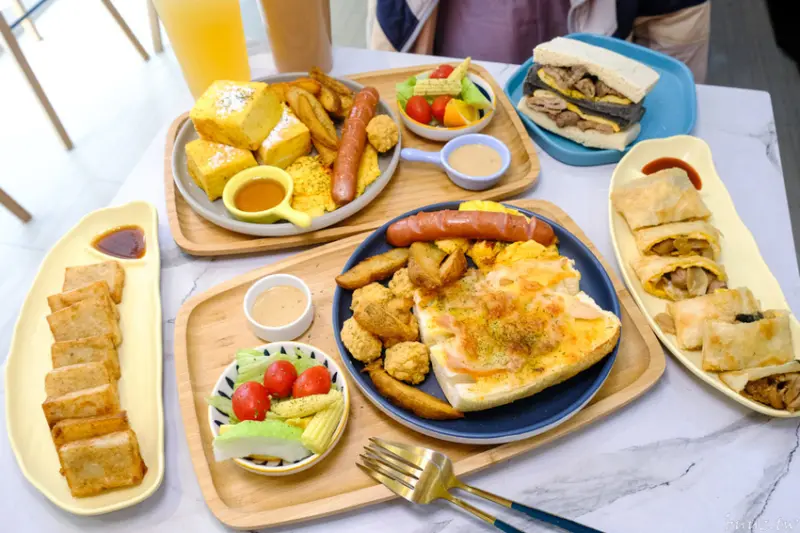 清新質感歐尼斯早午餐，香甜蜜糖法式，身分證有2個2，肉蛋吐司送你吃！