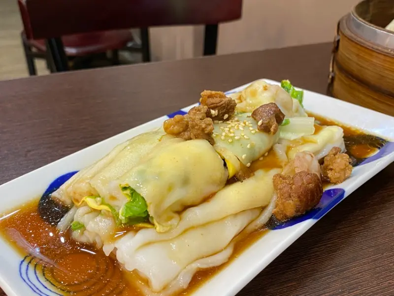 【台中 腸粉】腸室手作蒸食，難得一見的腸粉專賣店。蔬食的腸粉這裡有喔~