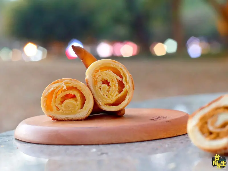 台南迷你麵包店／年節限定限量供應金牛角禮盒／榮獲第一屆台灣百大糕餅伴手禮／每天只賣4小時／嚴選食材當天現做不賣隔夜貨／堅持不用改良劑乳化劑保濕劑