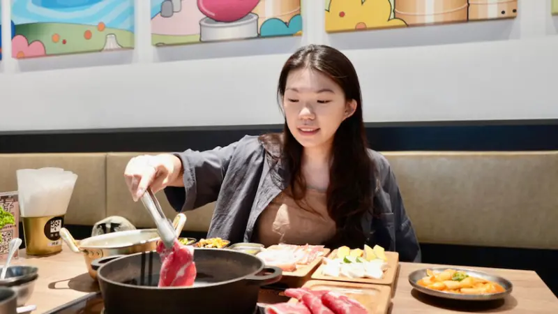 [新莊] 燒桶子韓式烤肉｜宏匯廣場美食推薦「平價韓式烤肉」小菜冰棒吃到飽！