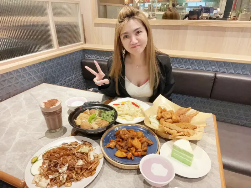 【信義區素食推薦】吃素者的最佳選擇～寶林茶室，讚不絕口超豐富的馬來西亞素食料理！【遠百A13餐廳推薦】有菜單！台北美食