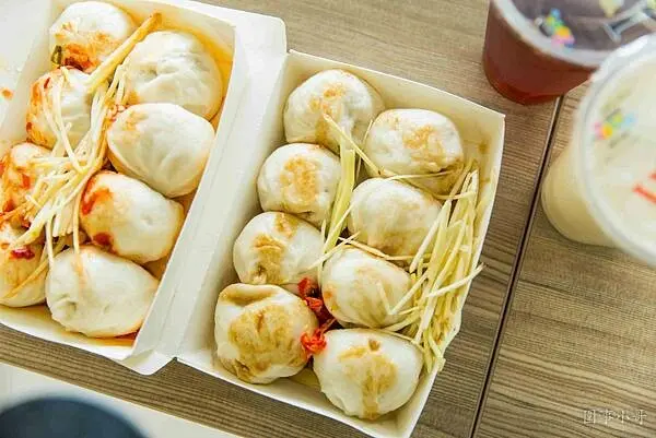 桃園外帶美食推薦-樂籠包，手工精製皮Ｑ內餡多汁！飽滿紮實的小籠包吃半籠就很飽了啦！