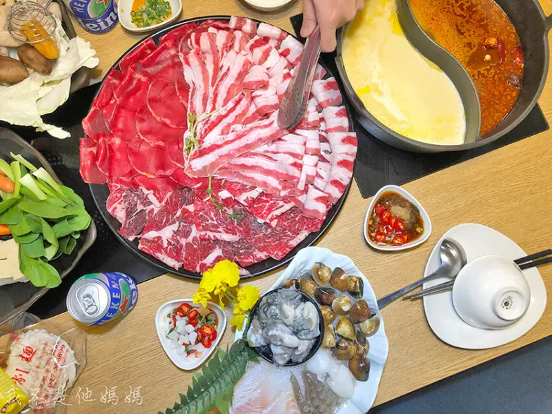 火鍋第一品牌 肉多多火鍋大安店  火鍋迷必吃名店  大安區美食  299就有超大肉盤爽吃  宵夜場到凌晨四點