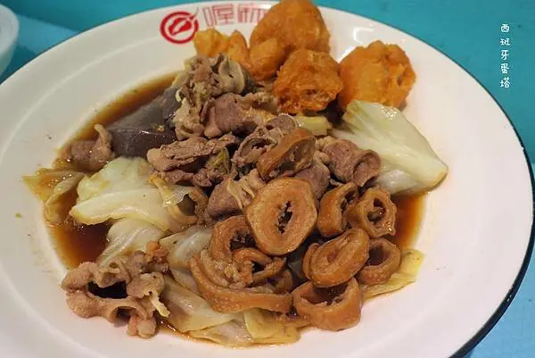 新莊必吃滷味~新貳拾壹食堂｜鄰近新莊佳瑪商圈，多種選擇加熱滷味，不可錯過的炒泡麵，還有一吃就愛的鴨血臭豆腐！