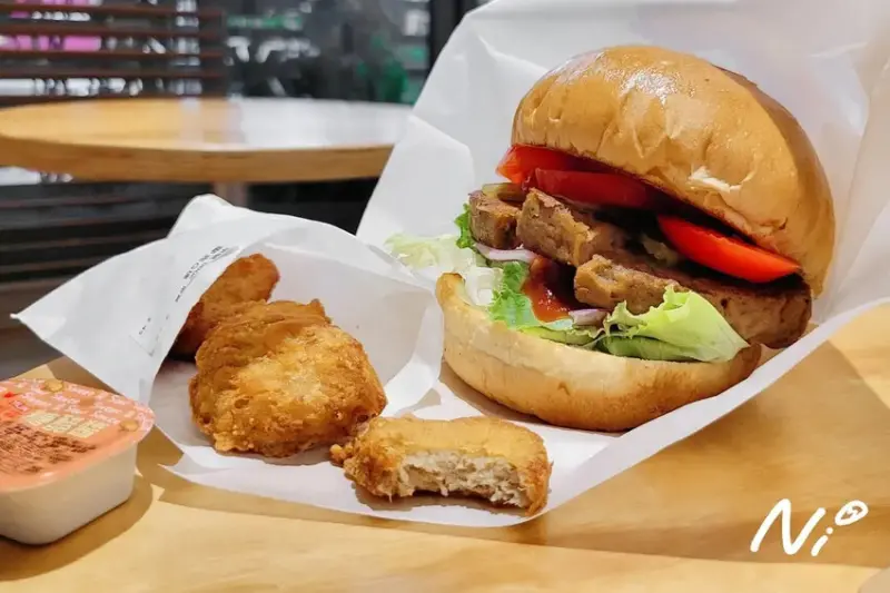 202411 嘉義東區 JUST BURGER 加蔬特無肉蔬食漢堡