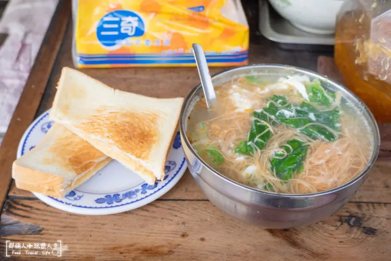 彰化傳統泡麵早餐店｜兒時的記憶，從小吃到大的早餐店，想不到現在還再賣～