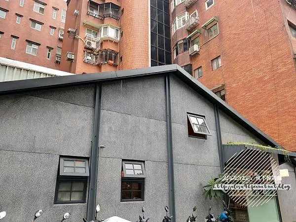 台北中山-[After5 步驟六] 近中山捷運站10分鐘中安公園旁，台灣特色風味咖啡調飲與人氣可麗露肉桂捲，化腐朽為神奇歷史廢墟翻修新品牌，秘境小閣樓老宅咖啡廳