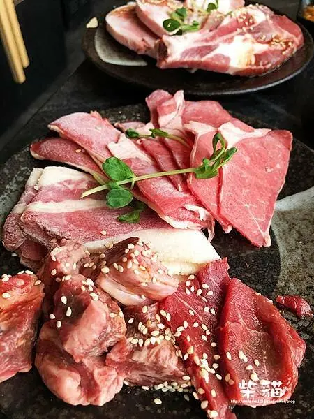 【台北】燒肉神保町︱可眺望101景色的599元燒肉吃到飽｜柴貓趴趴走