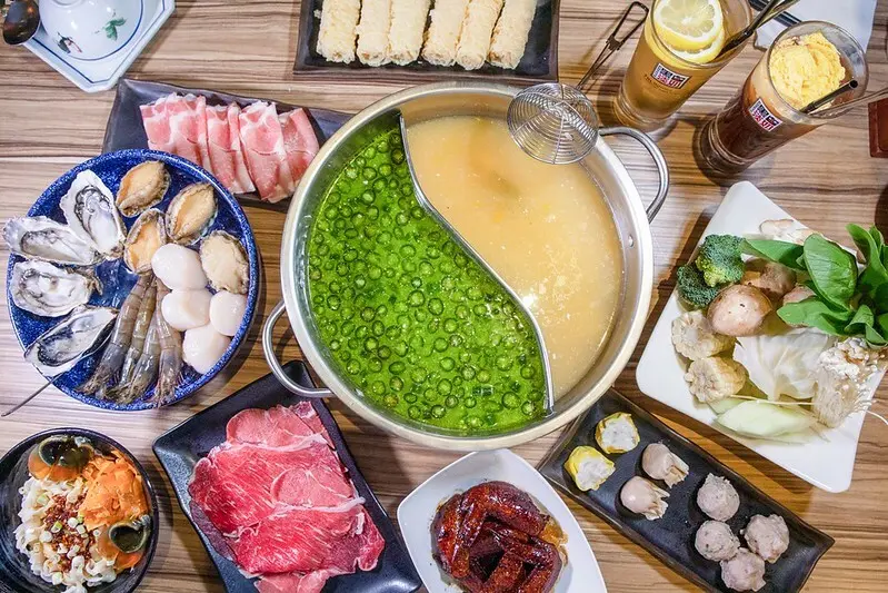 【台北捷運美食-忠孝敦化火鍋】波記私宅打邊爐.巷弄青醬椒麻港式火鍋.花枝漿燒賣.香菜豬肉丸絕味火鍋料.滷