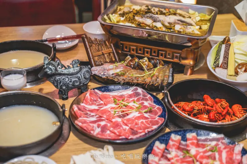 吾皇大大 朕的鍋物-中山南京殿 | 夜貓族注意！火鍋宵夜場預備起~ 麻辣小龍蝦、重慶水煮魚 讓你的宵夜火鍋更澎湃！。捷運中山站/中山區宵夜推薦/中山區火鍋推薦