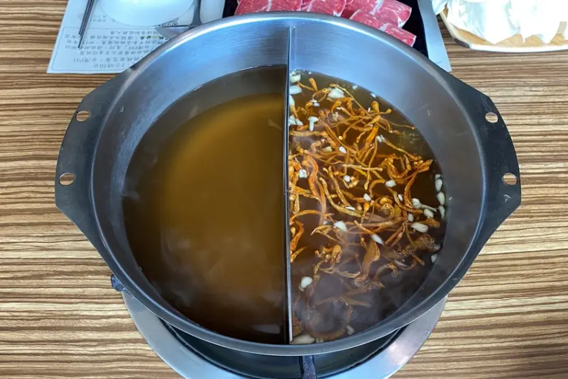 【台中 火鍋】菁選涮涮鍋 Ching Hot Pot，食材新鮮得沒話說