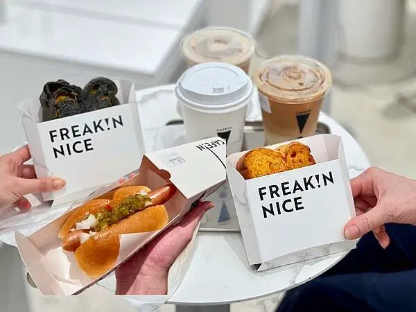 [桃園美食] CAFE!N 硬咖啡 桃園總廠店 全台最大的白色系咖啡廳  #早午餐 下午茶推薦 @蛋寶趴趴go