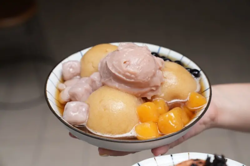 新店 甜在心糖水舖｜自製的甘蔗冰爽口綿密，配料用心實在！！古早味李鹹冰超推～