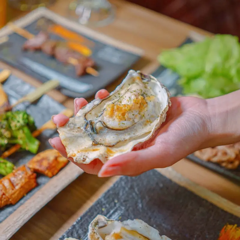 會爆汁的蔬菜串燒，蘋果洋蔥熬煮串燒醬汁、甘醇不過鹹，不用再邊吃邊配水了！ | 【台北 南港區】肉搏戰串燒