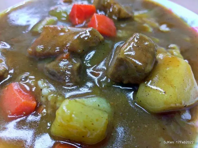 (台北永吉路美食)「30巷咖哩飯/春源祥美食店」---香濃滑順「祖傳咖哩飯」與料多湯潤「鼎邊趖」。