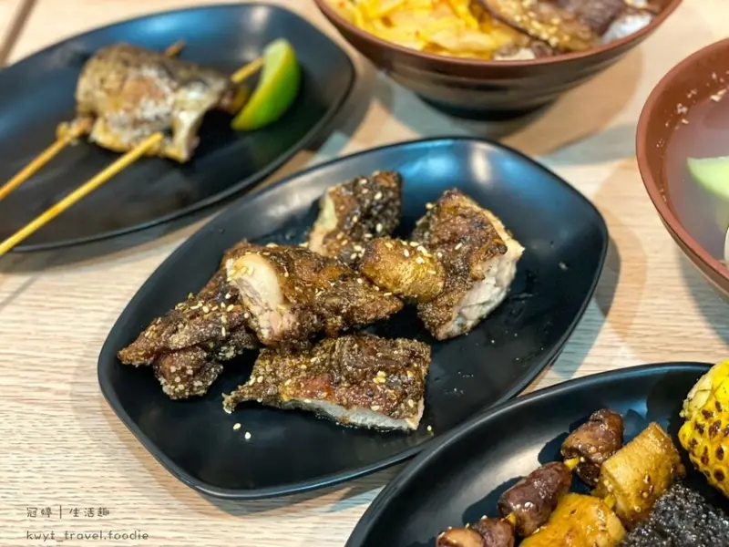 【伙房燒烤精誠店】串燒15元起，台中西區燒烤推薦，深夜食堂裡的平價宵夜美食，高評價炸物、台式小吃│菜單