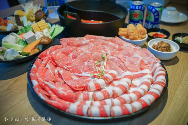 肉多多火鍋-桃園春日店 ▏樂多多集團旗下爆紅名店 營業到凌晨半夜肚子餓也不怕。新推出龍王麻辣湯 台式麻辣新滋味。桃園美食