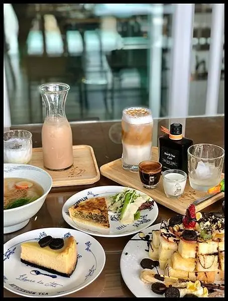 美饌與藝術結合【台中南屯咖啡廳推薦】【北極星品啡North star cafè】提供免費策展空間（學生身分完全免費