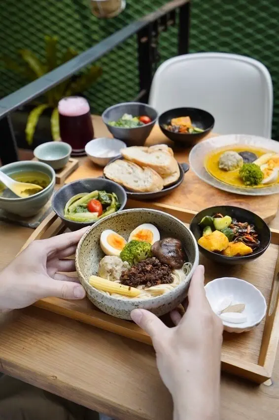 聚落山海 ‧ 茶館 ‧ 山海豆花 - 充滿禪意的靜謐茶館，使用共益平台的新鮮食材，永康街蔬食茶藝館推薦，台北美食介紹