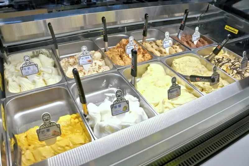 馬卡諦義大利冰淇淋-台北忠孝店，愛吃酸的朋友必嚐檸檬冰淇淋!酸到心坎裡的酸爽啊!