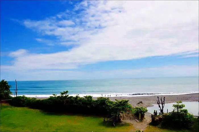 【遊】牛山呼庭。花東海岸珍珠亮點。近賞那片美的不像話的海