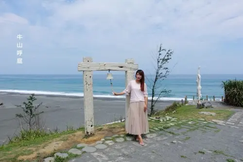 花蓮景點 ▶ 牛山呼庭 ▶ 唯美海景秘境 享受海天一色的浪漫 換膚海灘・沙灘鞦韆・敲響幸福鐘