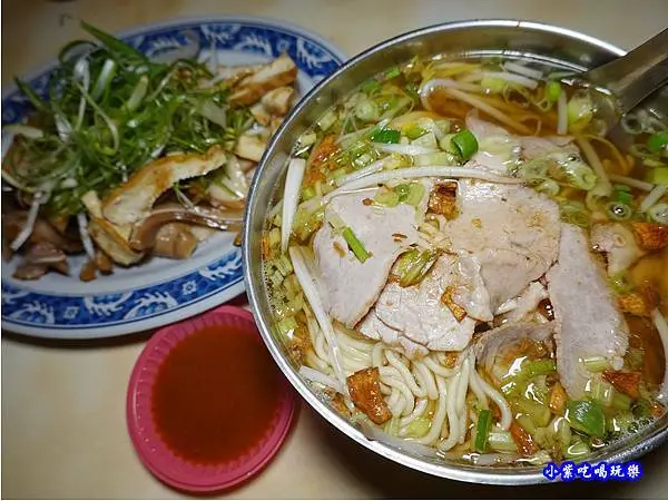 花蓮玉里必吃美食【玉里橋頭麵】在地人推薦這家老店玉里麵好吃滷味更是必點美食(食記+MENU)