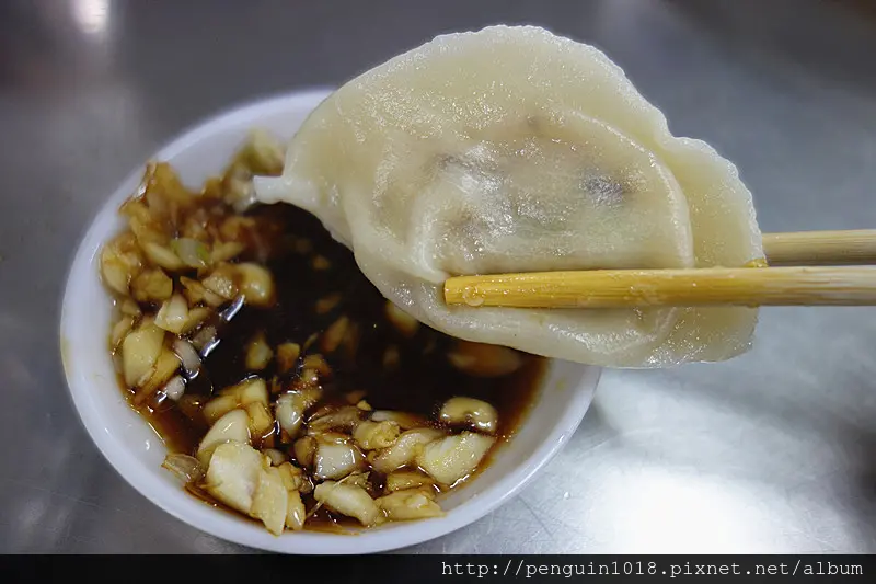 【宜蘭市】南塘水餃館；第一次吃到包著蝦米的水餃，口味超特別！只賣水餃跟酸辣湯！宜蘭超人氣水餃店。(宜蘭小吃/宜蘭水餃/宜蘭美食)