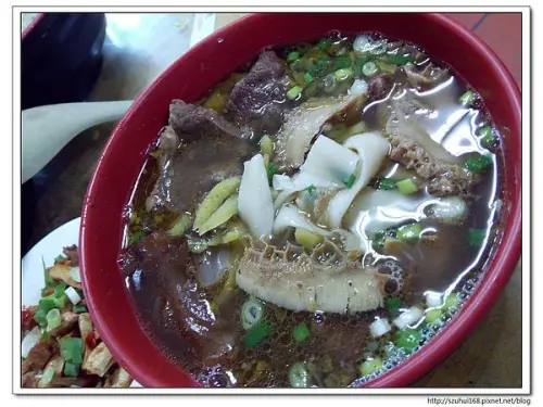 ★宜蘭★老眷村川味牛肉麵，湯頭濃郁、麵條Q彈、牛肉大塊實在