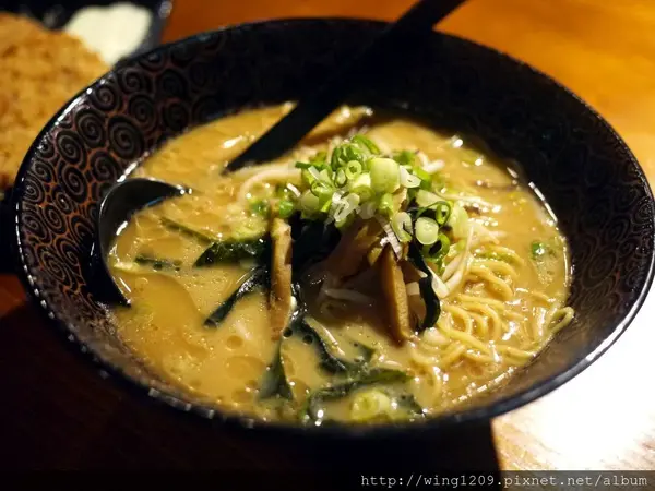 ［宜蘭小旅行］礁溪樂山溫泉拉麵二店。湯圍溝&礁溪溫泉公園                
      