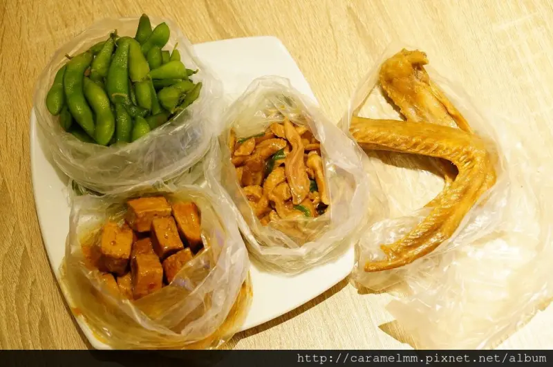 【宜蘭礁溪】鴨喜露 滷味專家 飄香半世紀 獨門醬汁結合醃燻香 吮指回味好味道 礁溪必吃宵夜、小吃 溫泉路/晶泉丰旅/礁溪溫泉公園