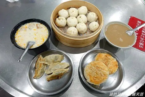 [礁溪美食] 清珍早點 ~ 宜蘭礁溪超人氣早餐店，平價好吃的蔥燒餅、小籠包，整修後重新開幕!